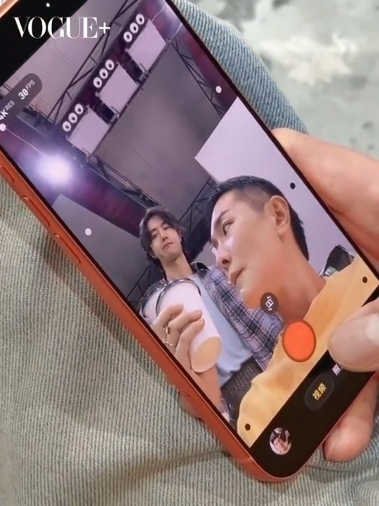 王一博造型郭琪王一博是高精力人这件事全网都知道的！他真的可以将所有的工作和自己的