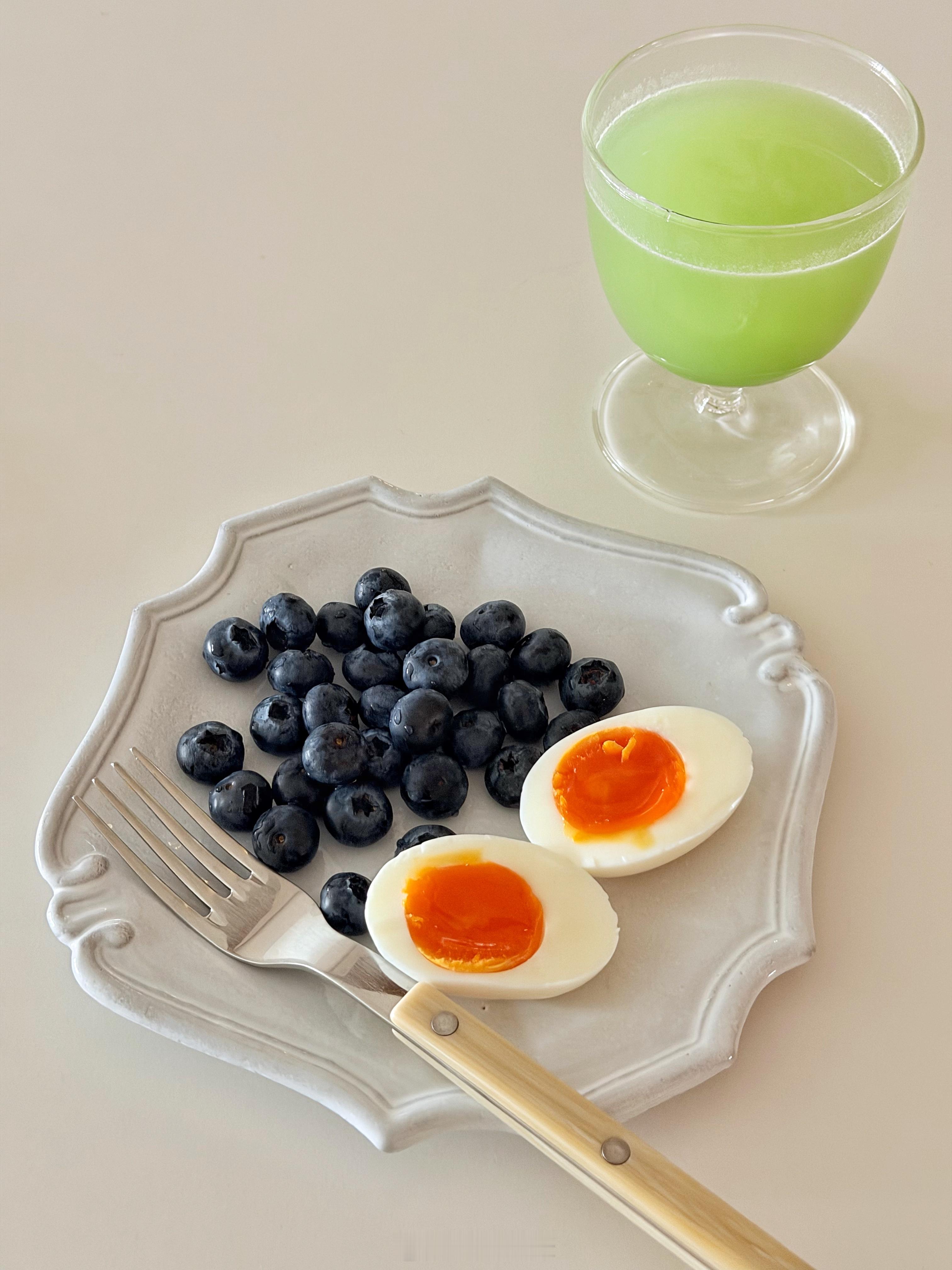 今天的快乐是Lilbee的Dirty给的☕️还有好友家的宁波炒年糕✌️ 