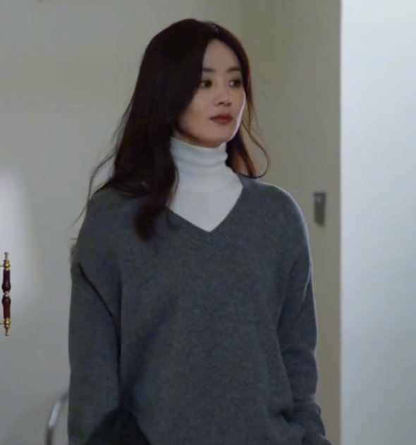 赵丽颖温柔貌美秋季女友 赵丽颖的侧拍瞬间 赵丽颖的侧拍瞬间 ，是温柔貌美秋季女友