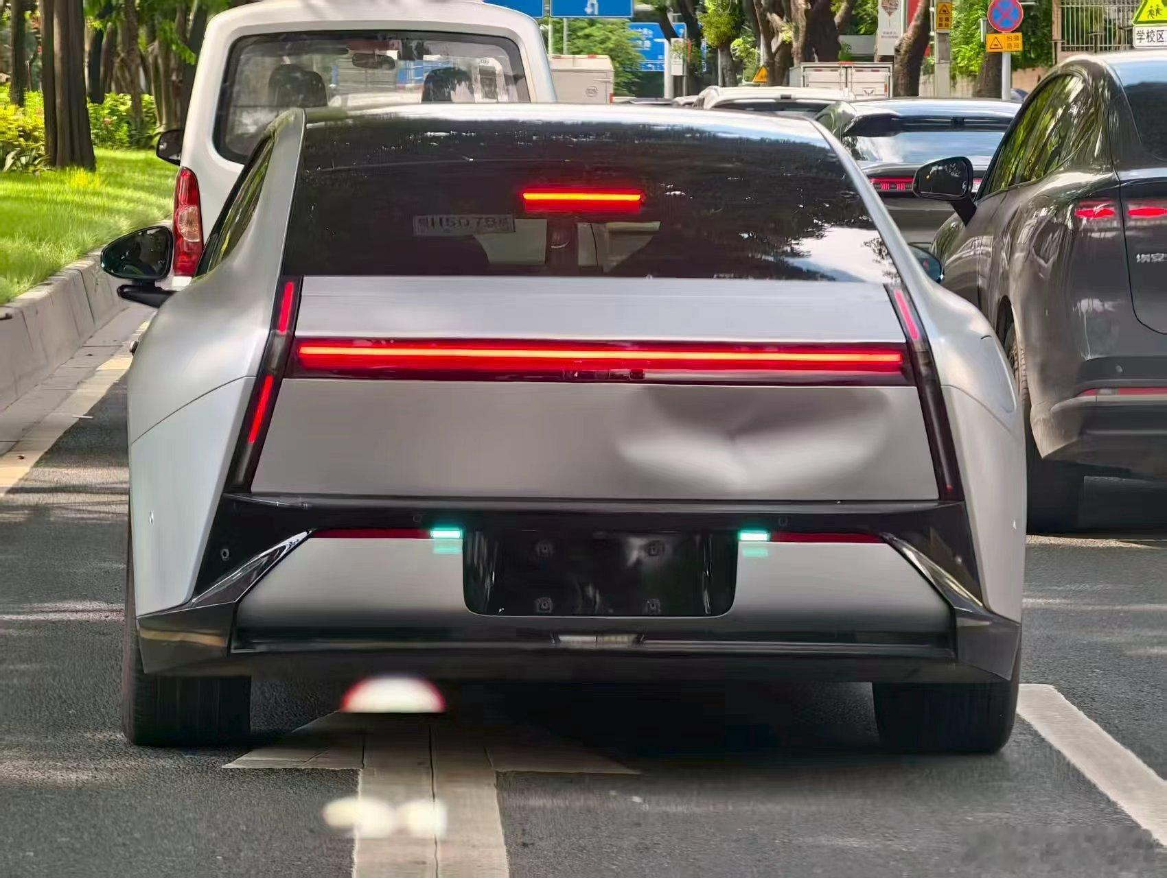 老P7 的传统，新 P7 也原汁原味的继承下来了[二哈][二哈]大v聊车 ​​​