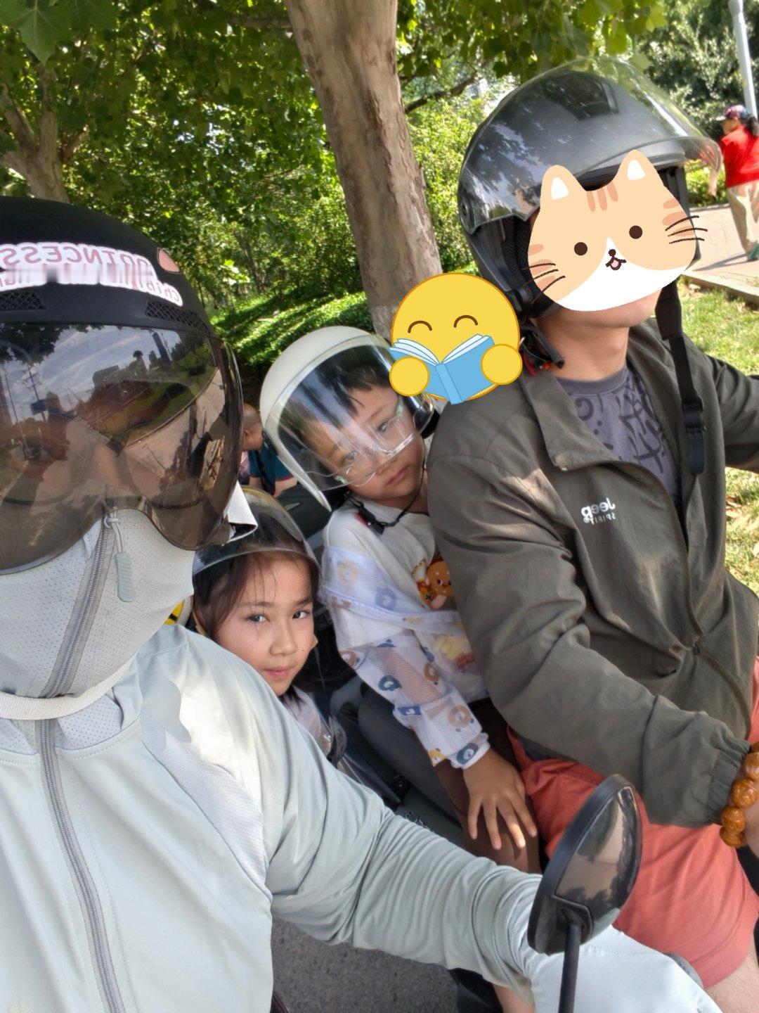 北方多地热到烫脚今天原计划在爷爷奶奶家吃完午饭再带姐弟俩回家。奶奶七点下来买早餐