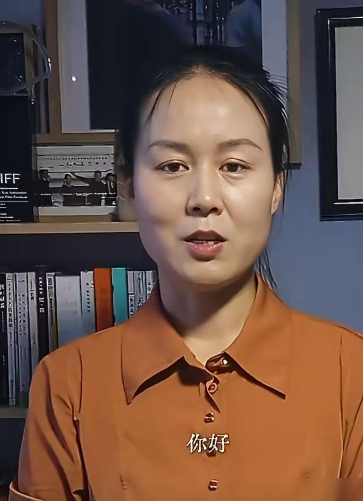 别凭片段给家暴反抗者乱扣帽子

她在说被家暴时，自己都忍不住笑啦，我也哭笑不得啦