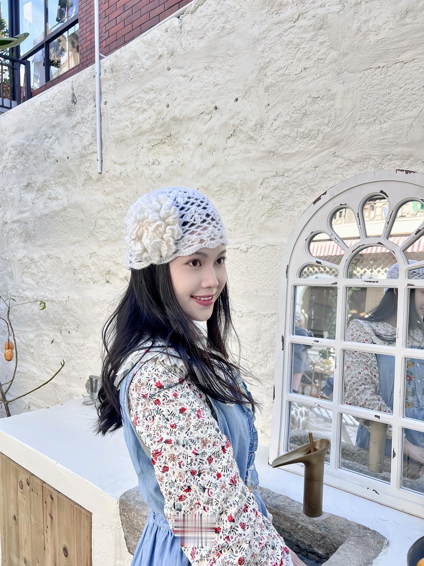 创作者中心 创作灵感 初春搭配 咖啡店拍照 蓝色治愈系