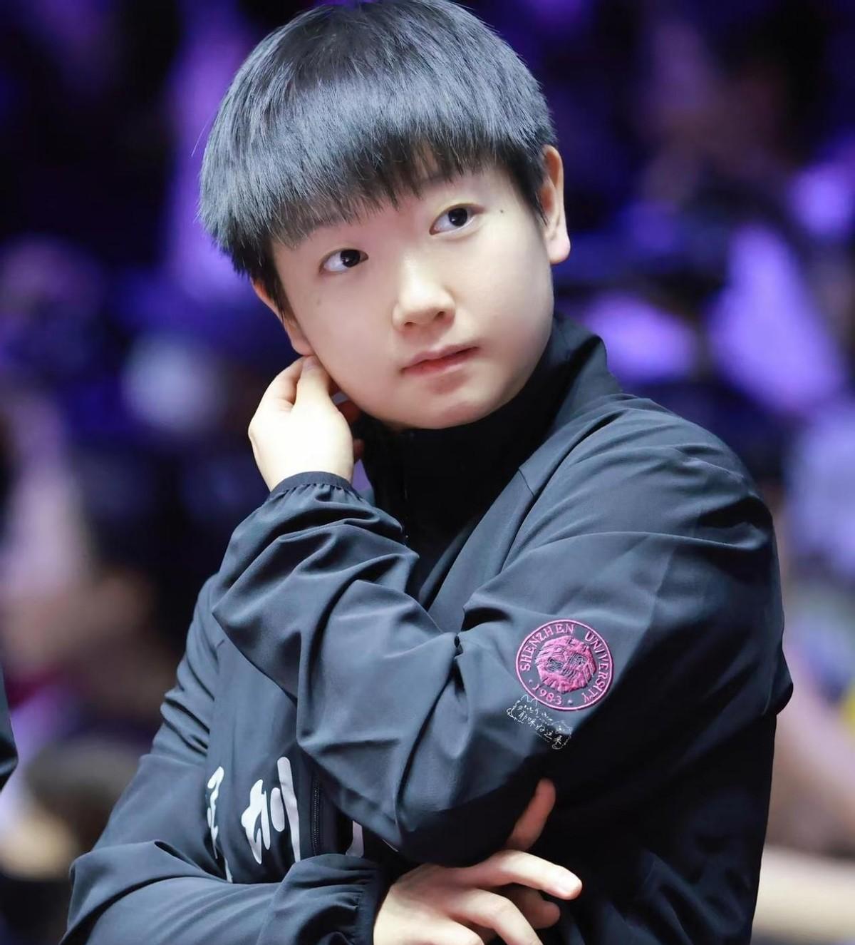 别信“恢复进度符合预期”这种话。
 现在决定运动员何时复出的，是一套德国的系统。