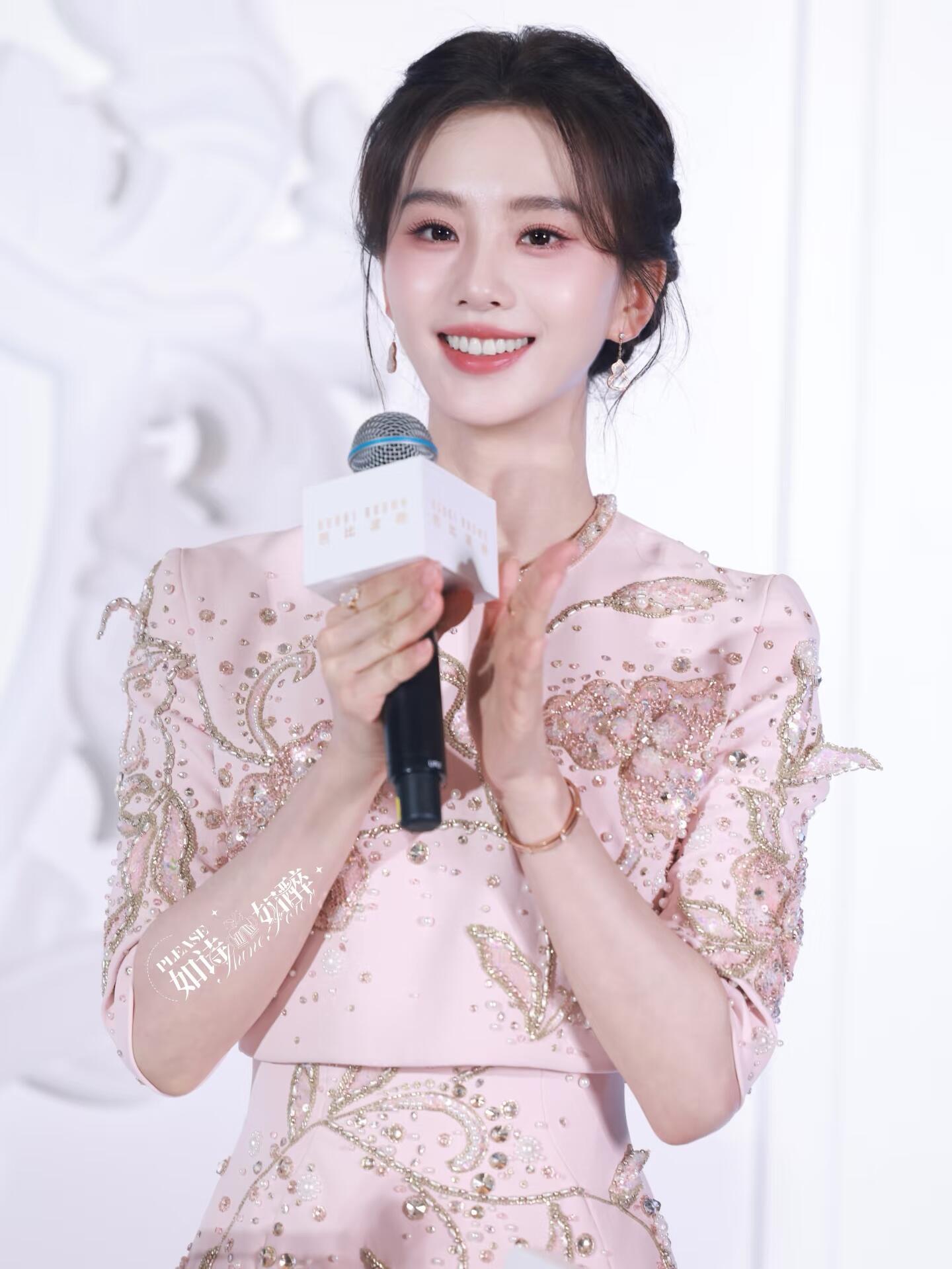 路人缘这个东西很玄学！咱也说不上个理所然来 就莫名很喜欢这些面相有善的女明星！赵