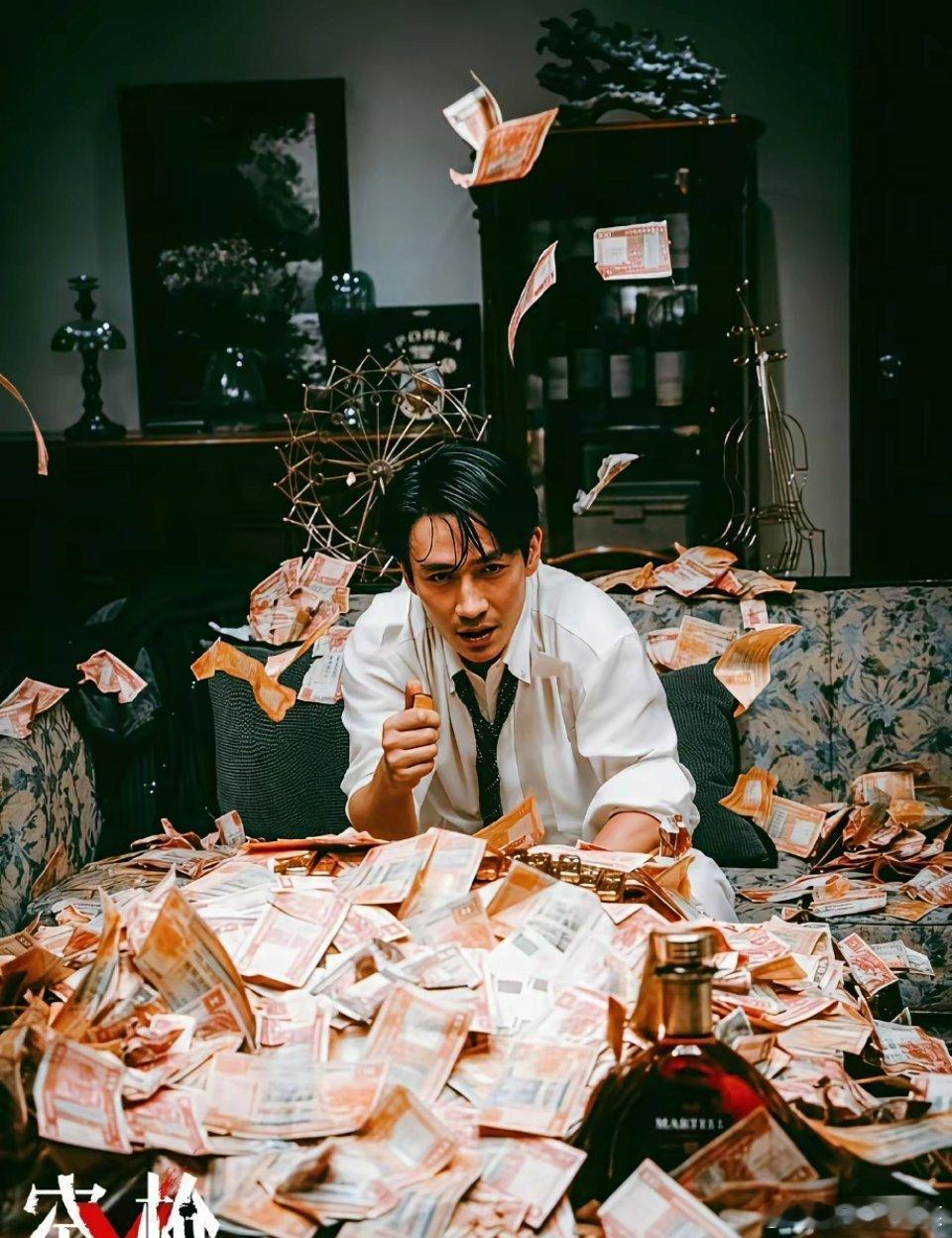 李施嬅大赞朱一龙演技：又一个影帝来了！《空枪》开映，朱一龙的万梓强火出圈！同组演