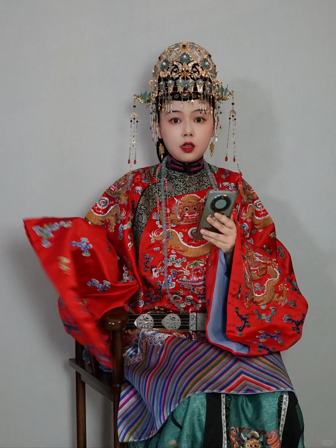 震惊！清代命妇刷手机被抓包！