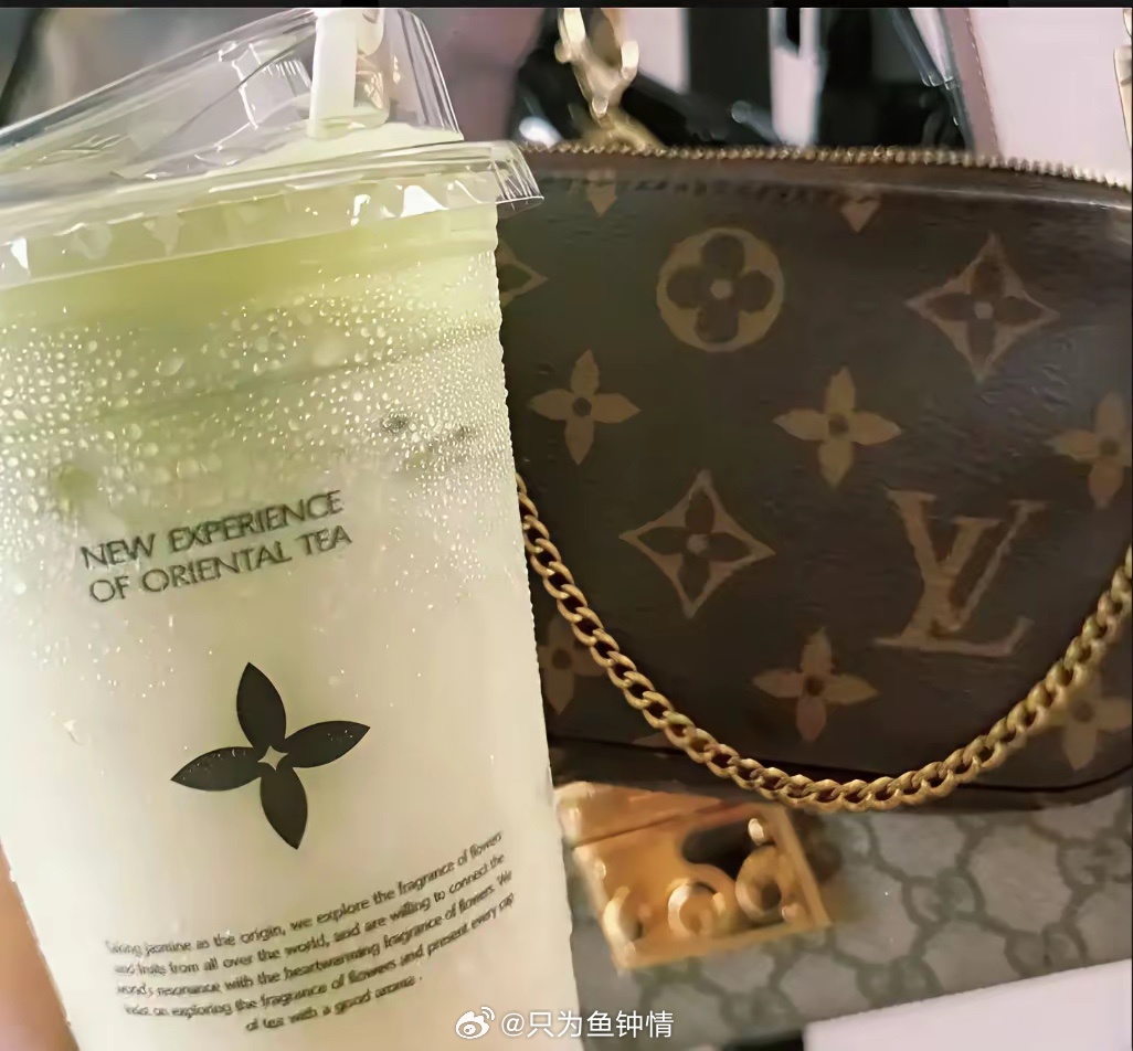 这下好了不仅奢侈品圈知道全国人民都知道了！LV就是一个一边赚国人钱一边薅国货赔偿