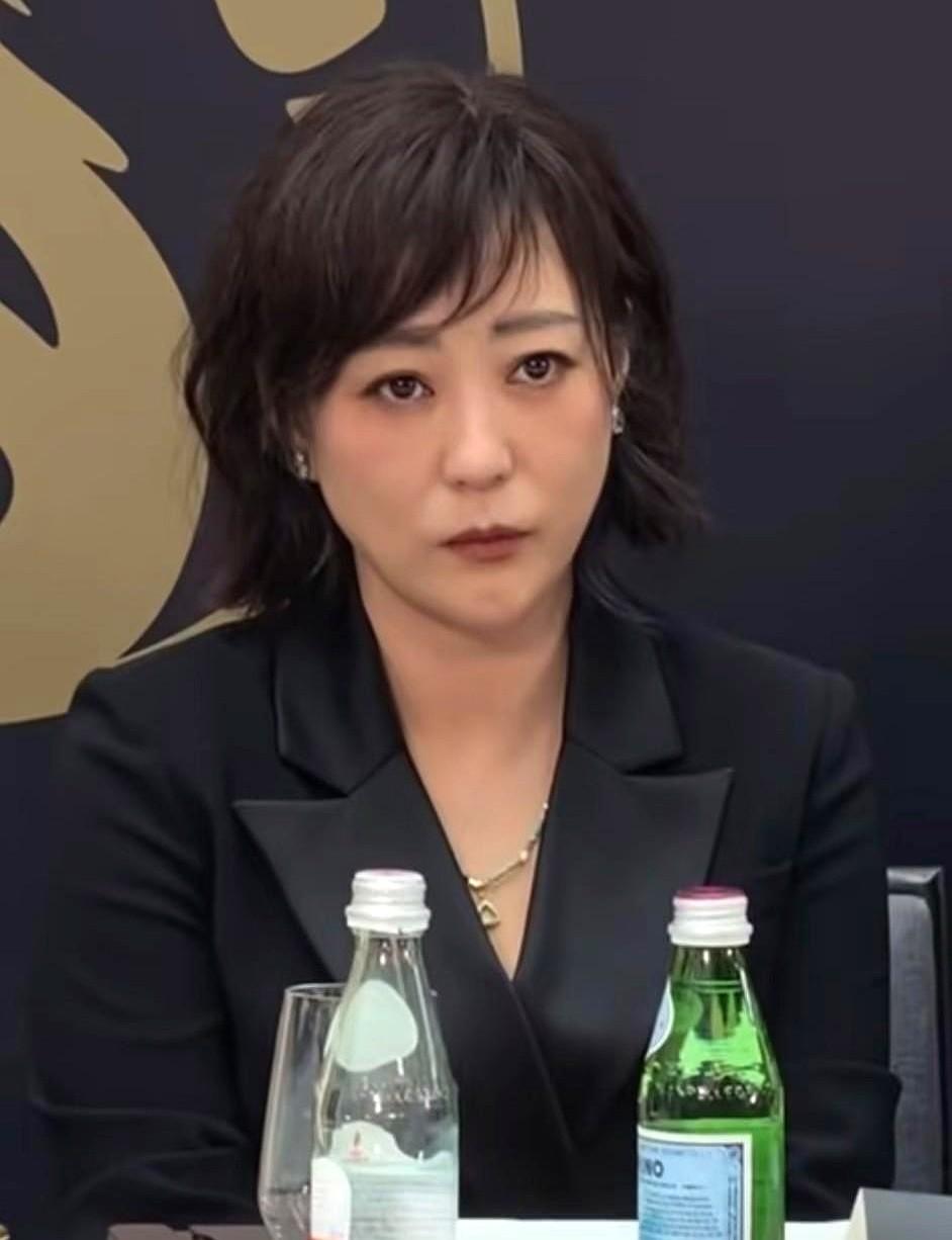 我要是郝蕾我今天觉都不睡了

接着会在公开平台给辛芷蕾道歉，因郝蕾回应的相关事件