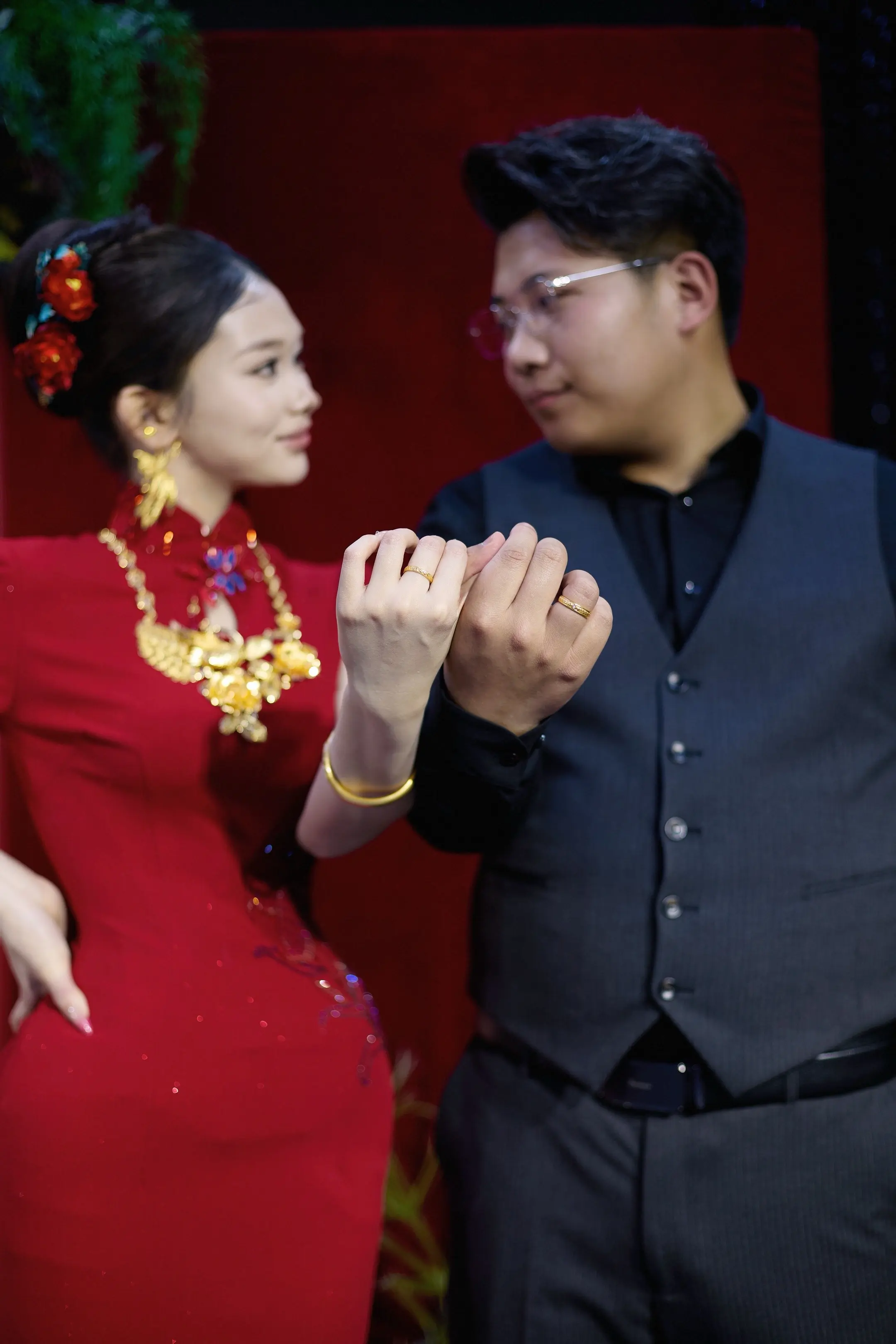 我是一个贪心的女人 真心跟999真金我都想要