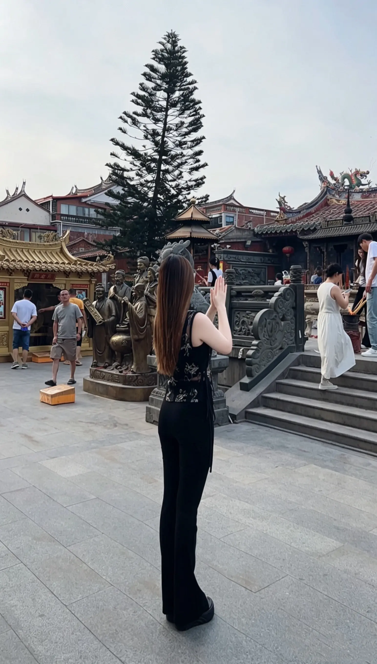 摔了一跤，虽然很疼，我不怪路不平，我怪我自己没看清……