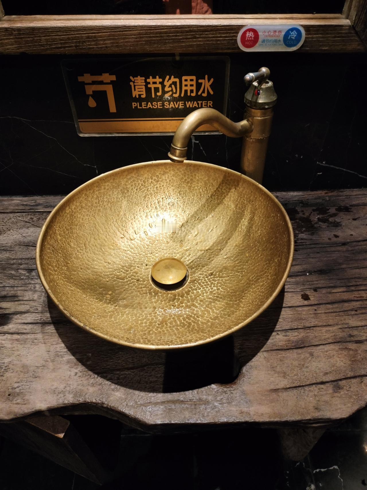 晒出你今天的感悟孝顺父母，如果和金钱挂钩，那就变了味。