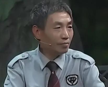 1970年云南地震时，一名老兵徒手救出十四名女兵。谁能想到，时隔45年，女兵们得