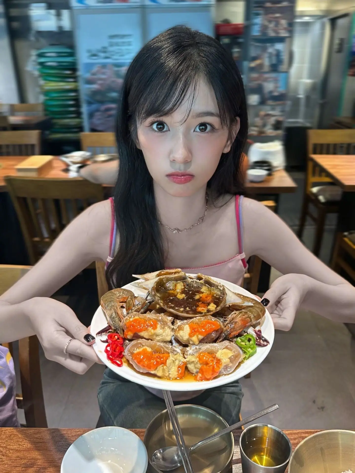 救命啊，可爱死了也也