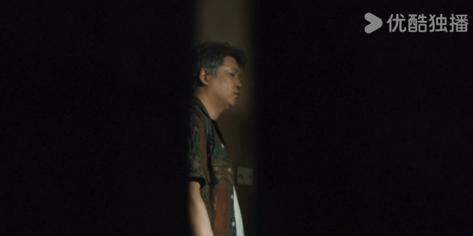 黑夜告白梅叔原型👺童年阴影升级！梅叔把梅姨的阴鸷冷漠演活了，没有夸张表情，却处