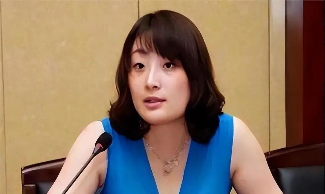 两箱饮料和一张封条，把娃哈哈推到了风口浪尖
虎林那栋办公楼门上贴封条的时候，厂区