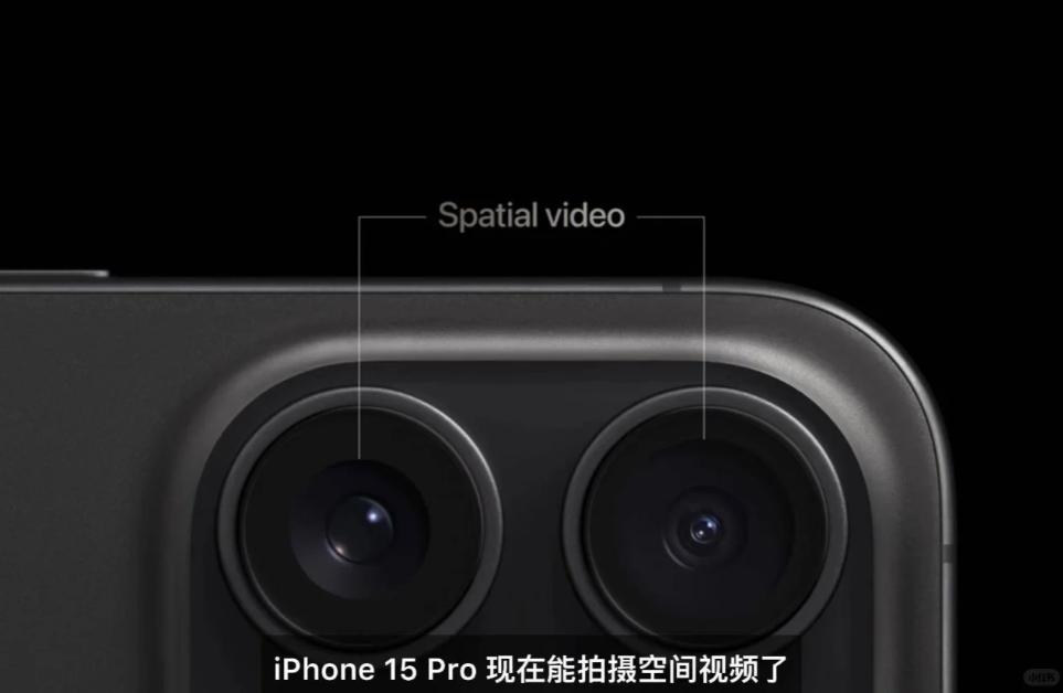 知道为啥iPhone16要改成竖排摄像头了吧？苹果的前瞻性看了真让人佩服啊！因为