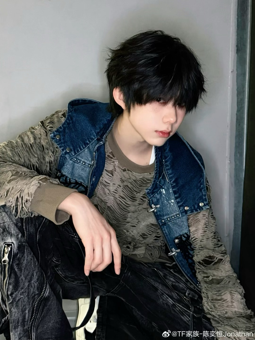 陈奕恒雀斑妆营业，最近这频率真的不错哦，美商极高，特别在意粉丝满不满意的宝宝一枚