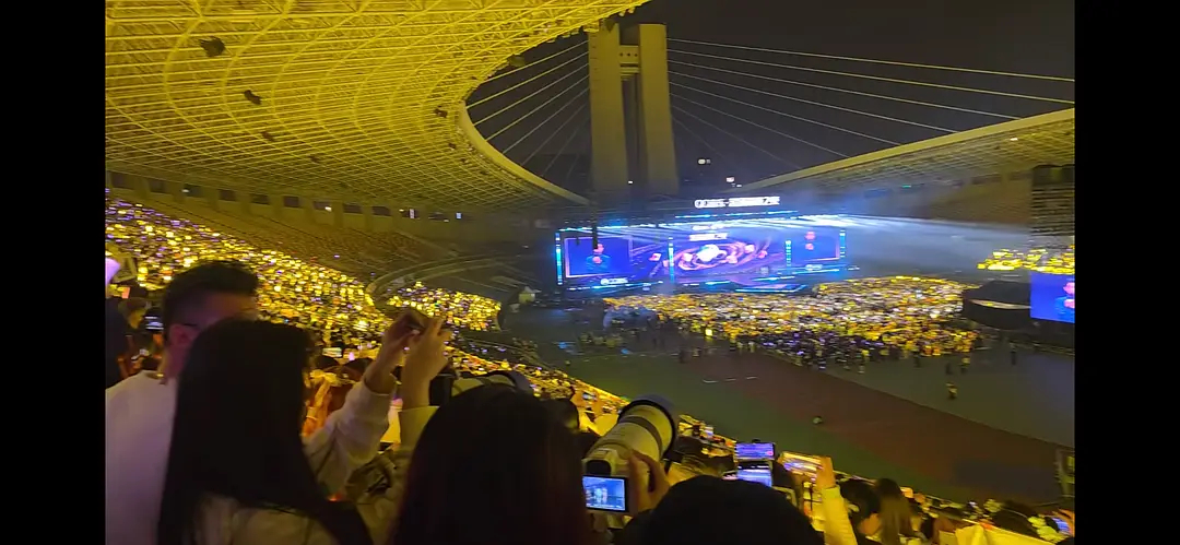 QQ音乐盛典 檀健次的应援天太亮了 