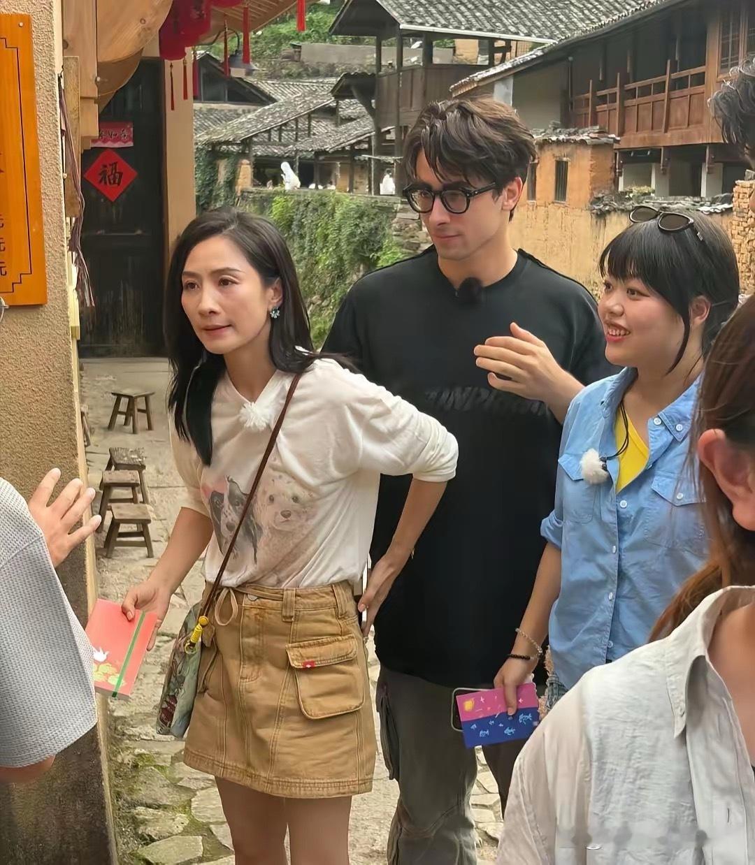 这里的陶昕然感觉是小一号的江疏影。 