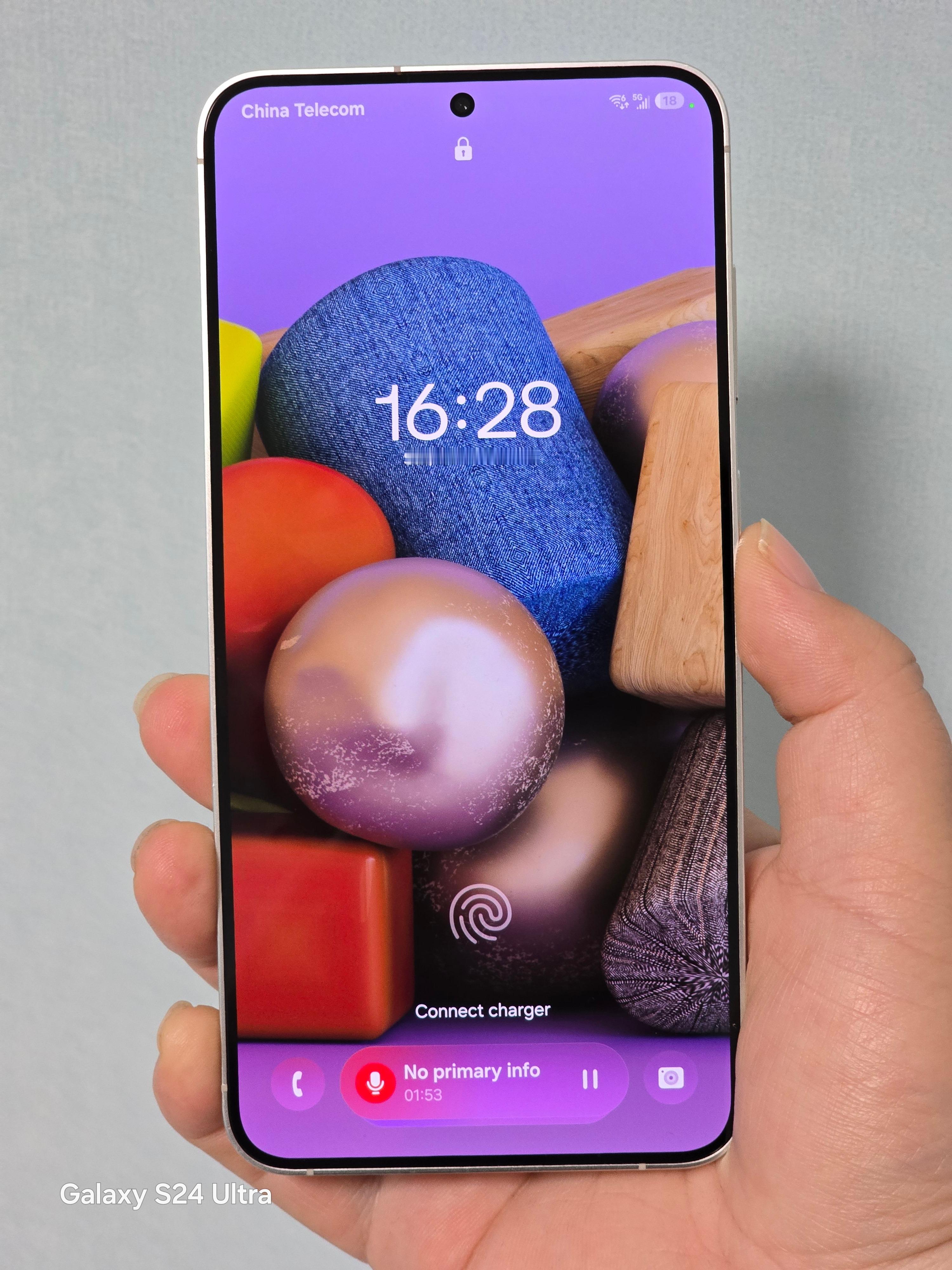 One UI 7 确实不太适合给S24U这种纯直角屏幕用，处处都是圆润的元素。 
