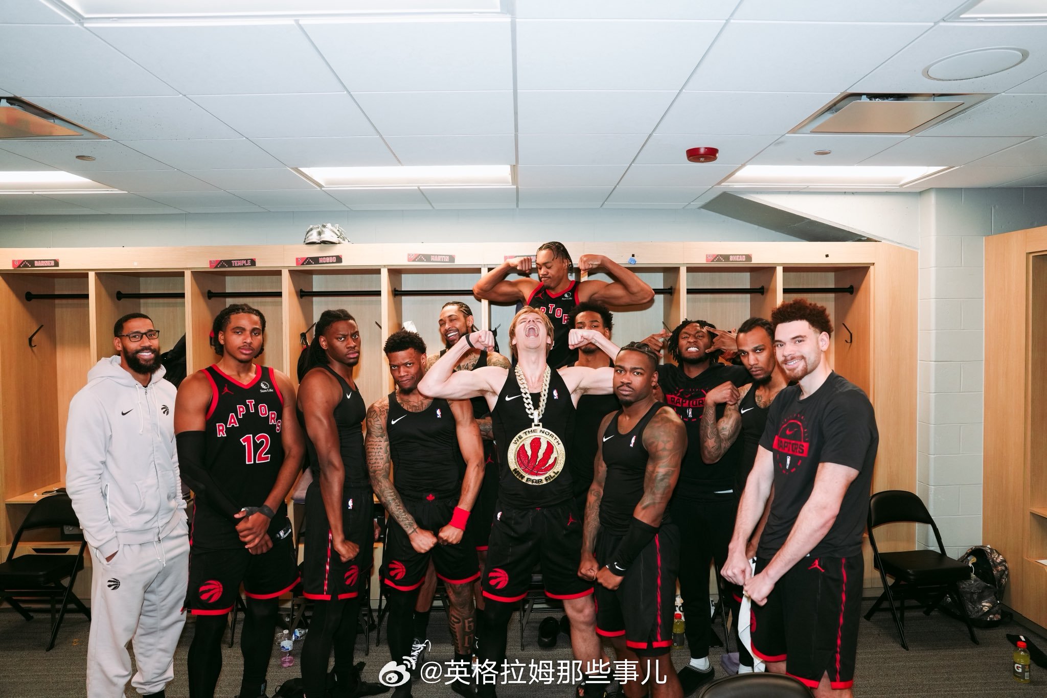 人传人的现象很明显，英格拉姆笑得好灿烂英格拉姆多伦多猛龙