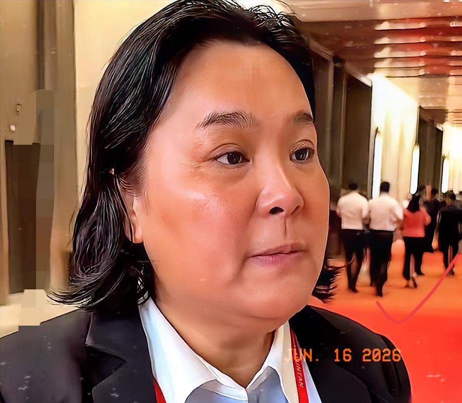金门县的陈玉珍，在海峡论坛上，对着满场的人，不紧不慢地抛出一句话。
“希望明年，