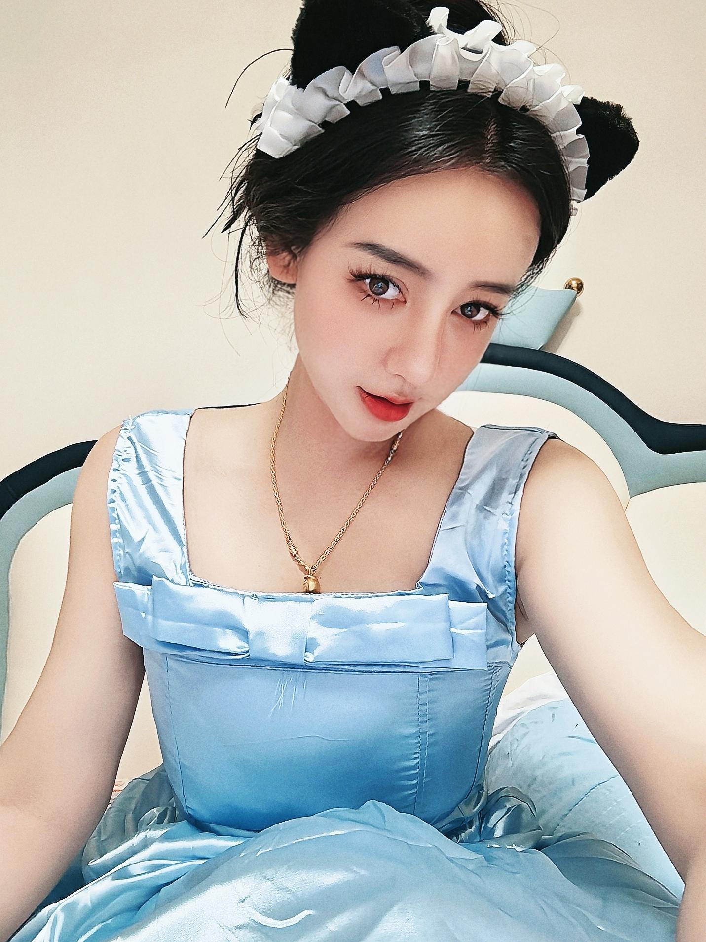 “永远不要和别人比生活，追求不同，各有活法，开心了就笑，累了就休息，日...