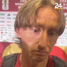 莫德里奇炮轰裁判脸上咋还有个爱心呢