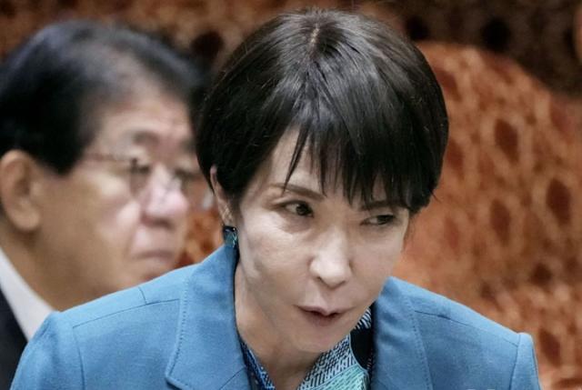 日媒评论指出，日本首相高市早苗屡次主动挑衅中国，其背后动机或许并不简单。文章质疑