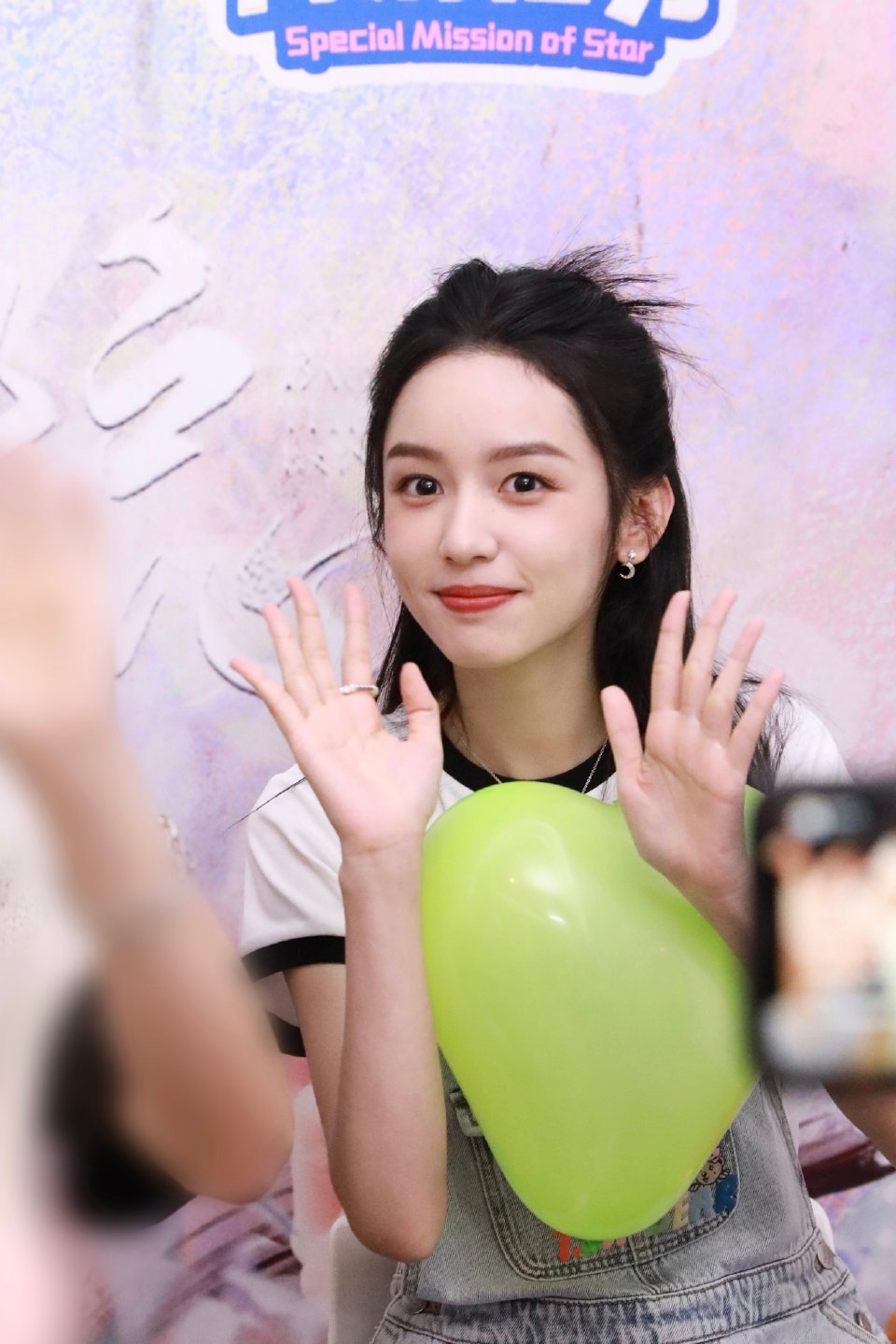 哪里来的搞怪女孩！周也谢清圆