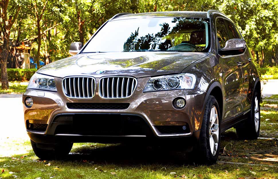 进口宝马X3 xDrive28i领先型，作为经典的纯进口中型豪华SUV，当年的操