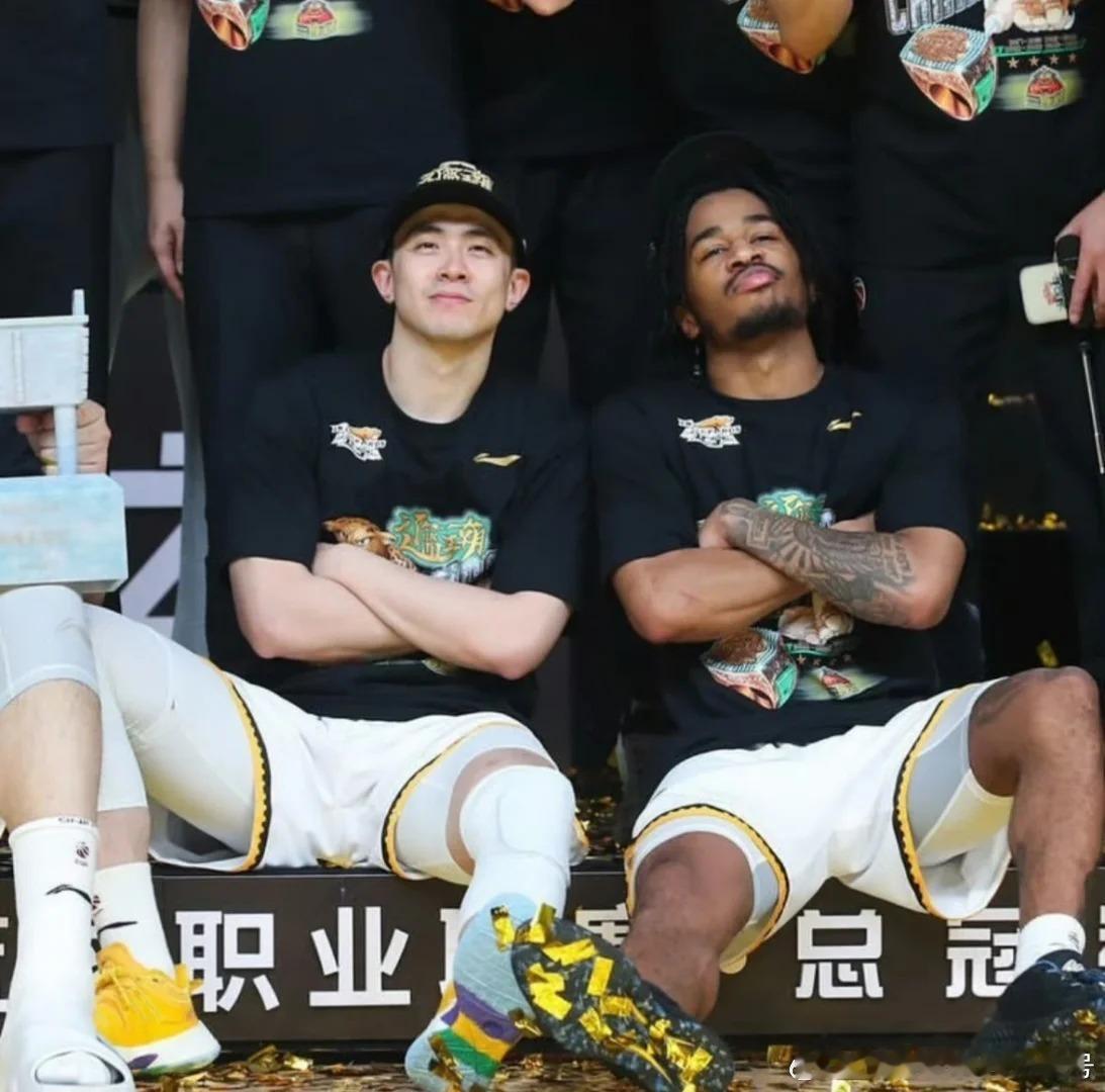 库珀在今日对阵骑士的比赛中延续稳定发挥，再度拿下得分上双的出色表现。此役他全场贡