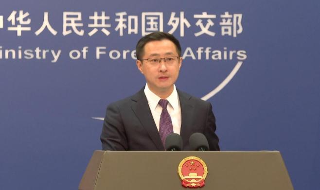 真是狂到没边了！美国发出“拦截军售就开战”的威胁，面对如此嚣张的挑衅，就看你会如