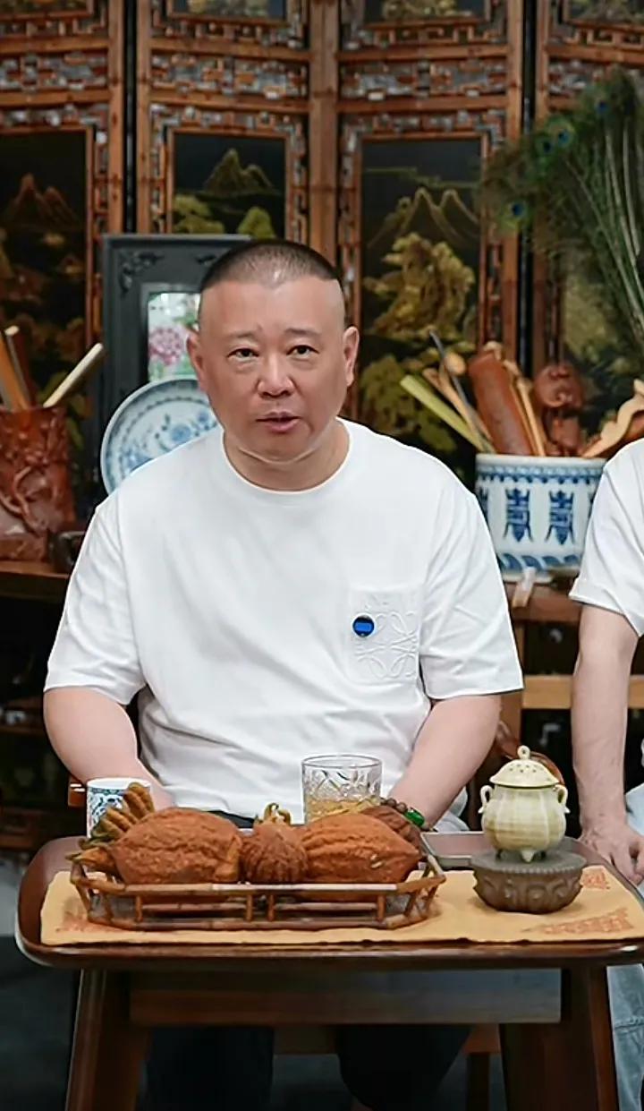 郭德纲直播说：岳云鹏开演唱会背后专门有人组织黑岳云鹏，其实是在黑德云社！10日晚