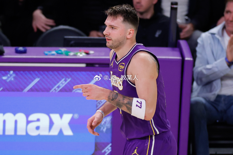 今天，数据媒体Hoop Muse晒出本赛季至今东契奇的得分表现。据统计，东契奇本