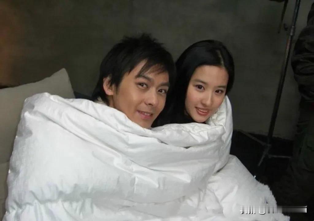 感情这事儿，最怕“如果”来捣乱。刘亦菲当年要是没被老妈“拦住”，说不定早成了“林