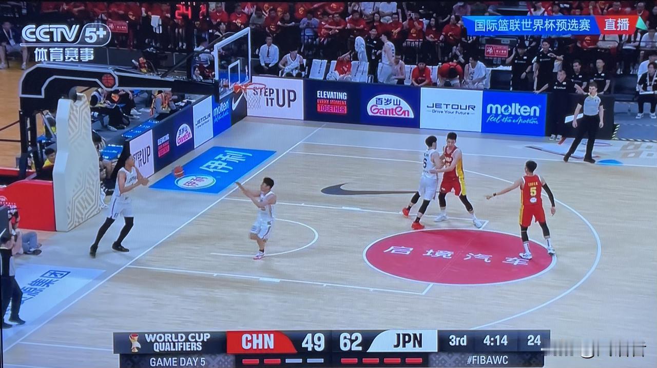 足球就不说了，篮球也干不过日本了？！
集齐所有主力的中国男篮，面对两名NBA球员
