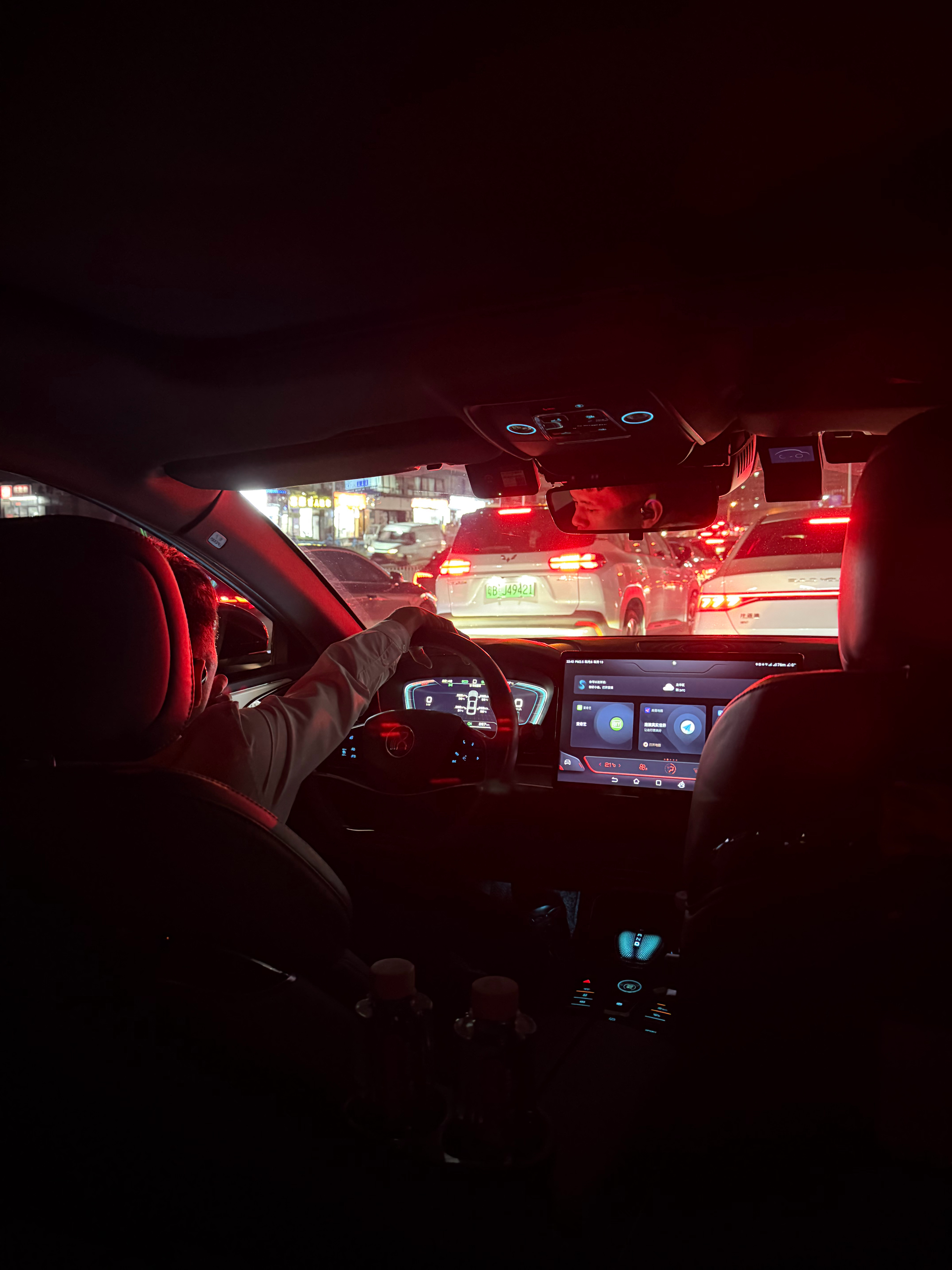 很久没坐专车了，之前一直都是出租车，主要是深圳出租车在全国范围内来说，卫生干净程