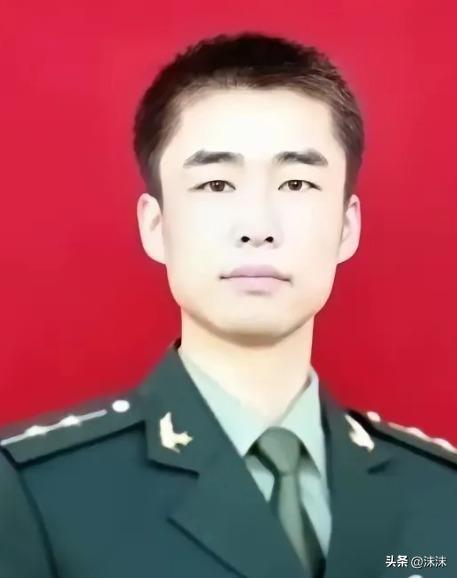 2012年，一军人休假回家探亲，超假迟迟不归队，领导打电话催问，3岁女儿接起电话