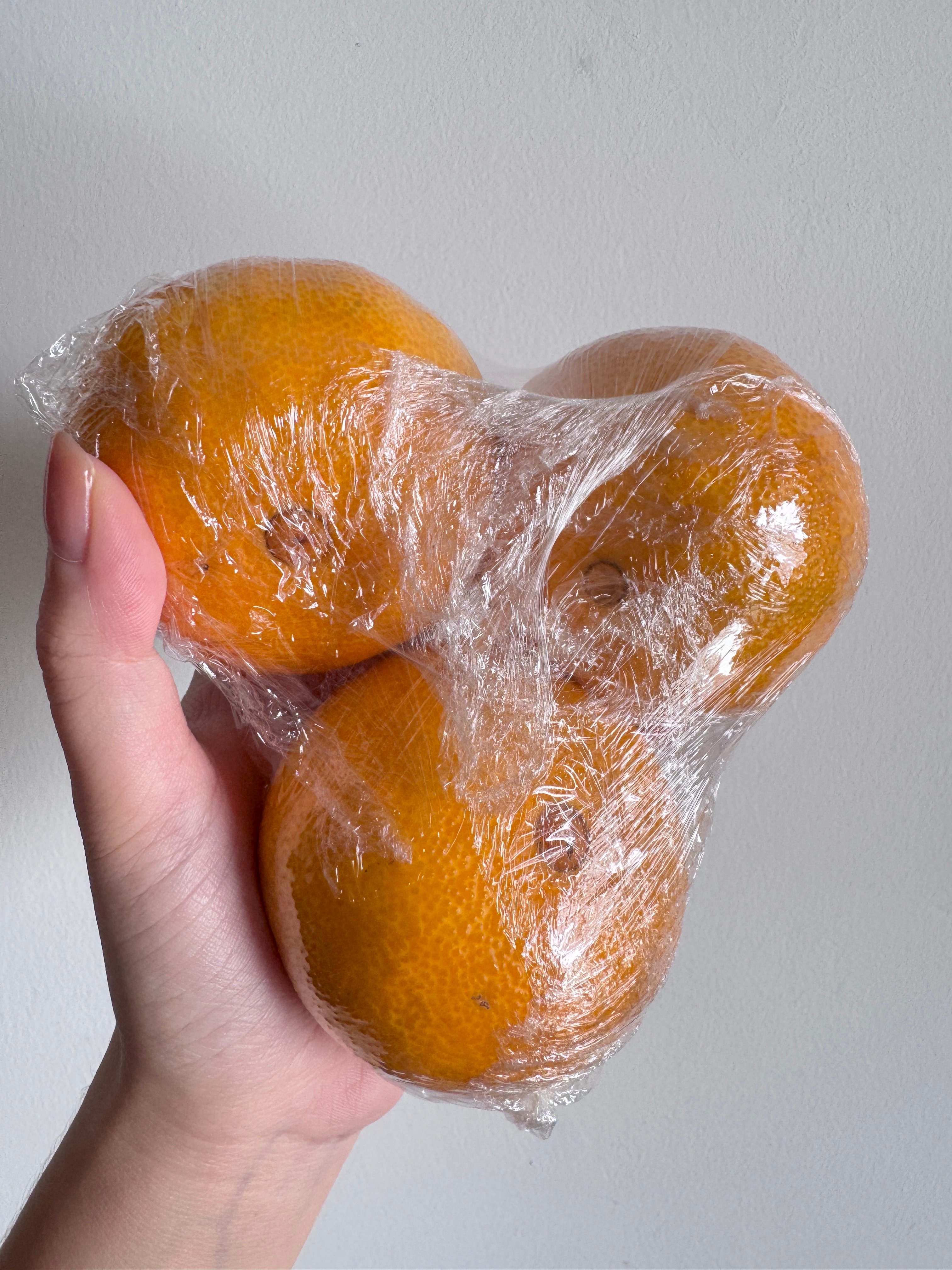 百果园20块钱一斤的蜜桔[揣手]这里就一斤了… ​​​