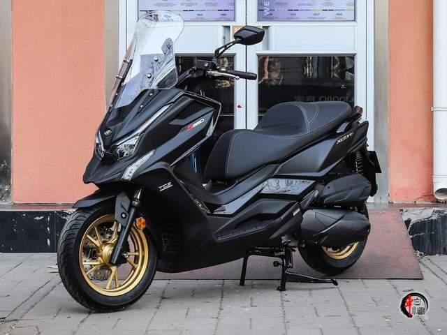 2025款光阳赛艇S350黑武士版，售价31980元，享2000元油卡后实际29