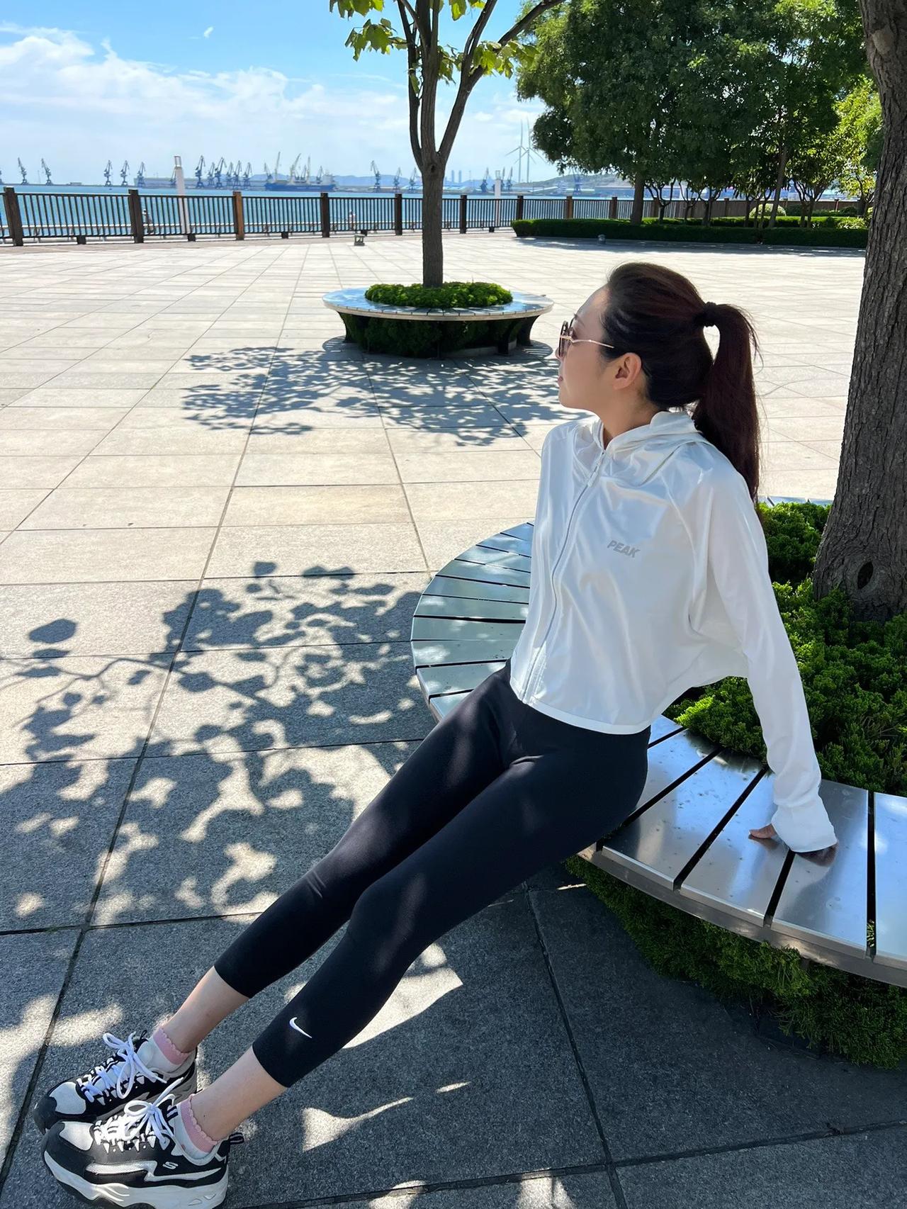 #性感辣妹裙装推荐# 瑜伽裤#紧身辣妹裙# #辣妹完美身材# #沉浸式好身材# 