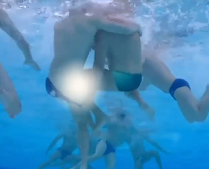 #这一球真脏啊#很抱歉以这种方式认识水球这种运动[doge] ​​​