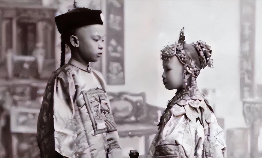 1910年，山西一9岁男童和8岁女童生下一个男婴，出生当晚，村中还发生了一件怪事