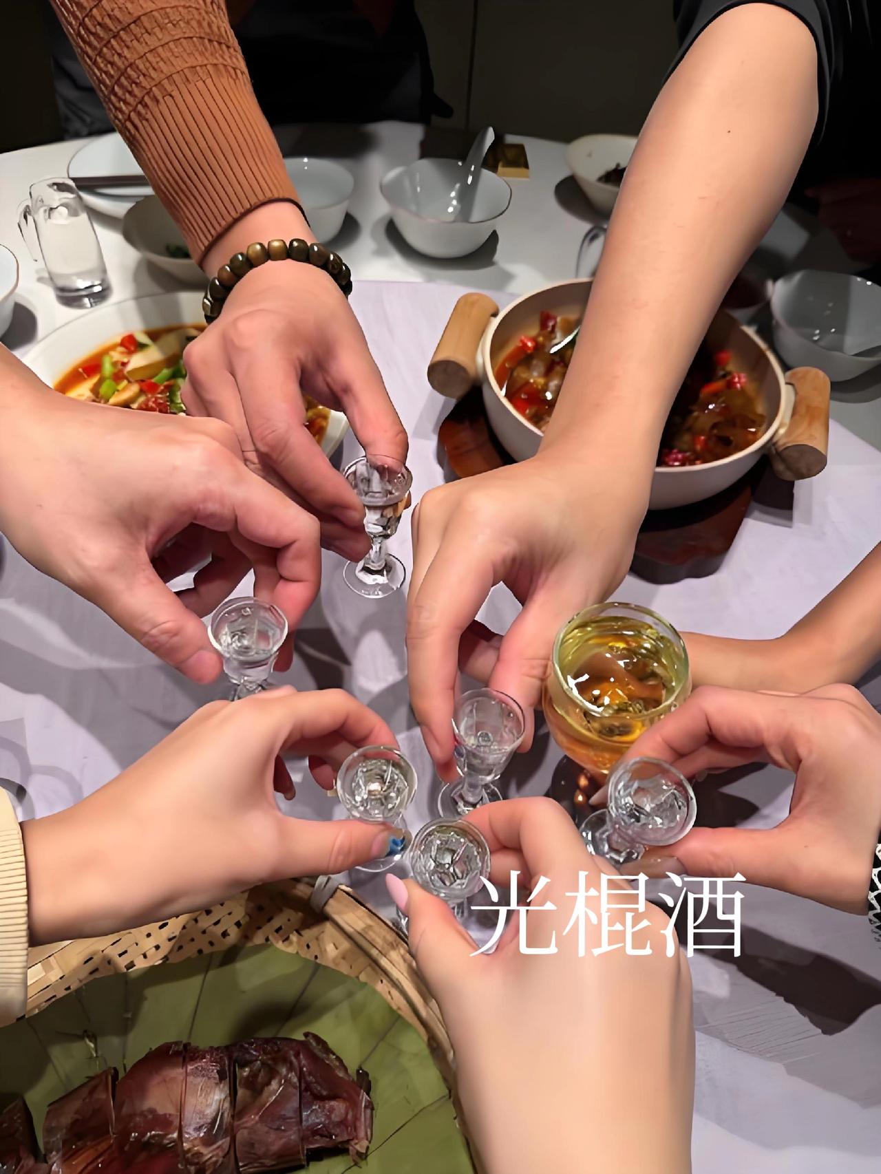 四川男子办光棍酒收回礼金：不是抠，是被人情逼到没路走！
 
别骂他算计，换你你也