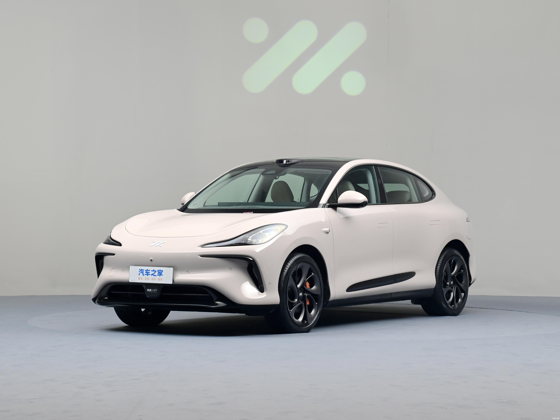 发现智己LS6这个车11月份居然卖了8000多台，这对于一个价格20万以上的新品