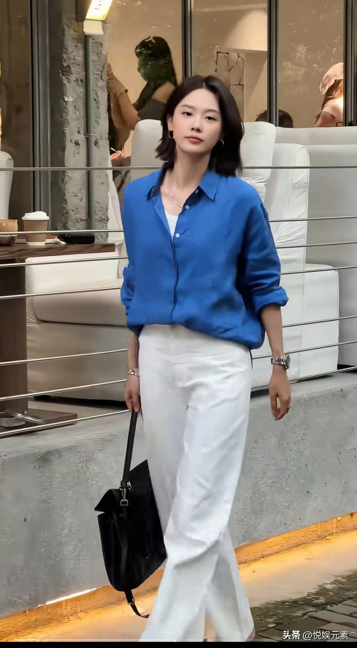 干净，整洁，漂亮，知性，
不输那些袒胸露腿的明星，
这样的气质型素人美女你喜欢吗