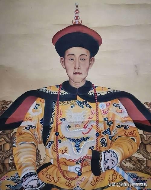 乾隆这个人清醒的很，八十多了还整个喇嘛说，表示，佛本无生，何来转世？

关键是说