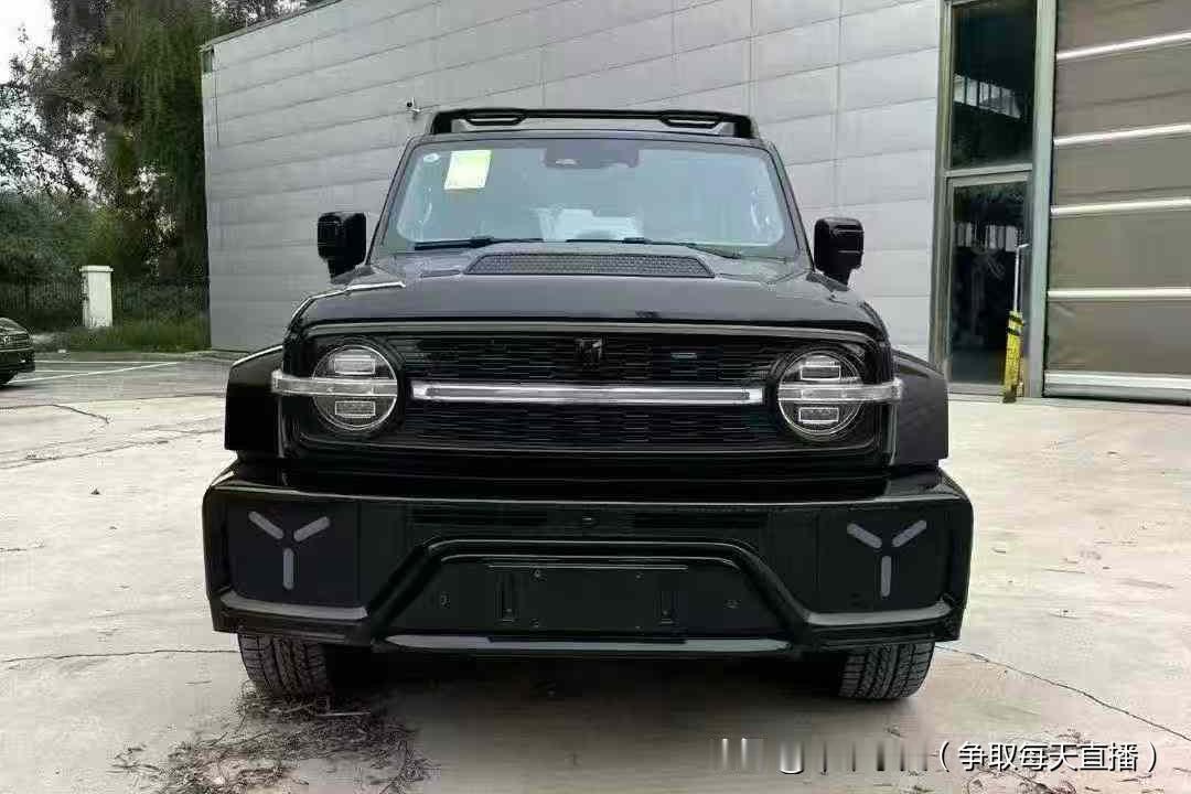 直到现在市场上还有坦克300的赛博版，库存接近3年，降价幅度10万。坦克300的